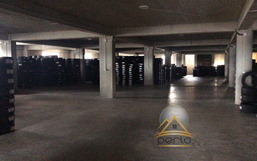 Kapanon 5000 m2 per Qira, buze Autostrades Tirane-Durres, Vore