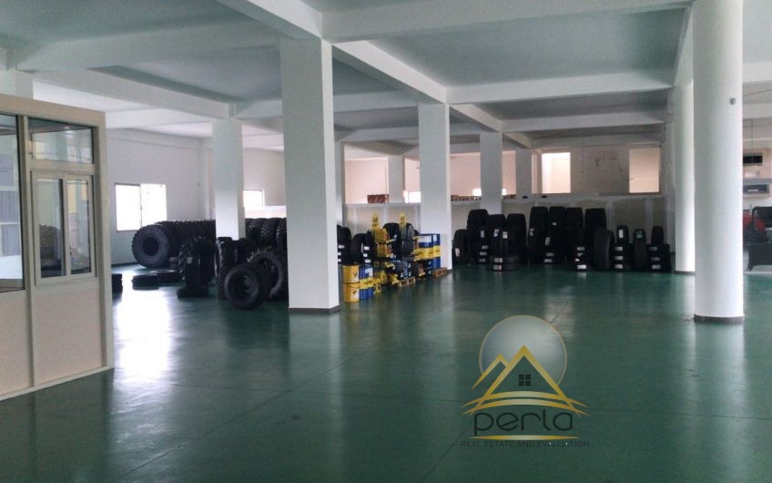 Kapanon 5000 m2 per Qira, buze Autostrades Tirane-Durres, Vore
