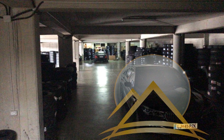 Kapanon 5000 m2 per Qira, buze Autostrades Tirane-Durres, Vore