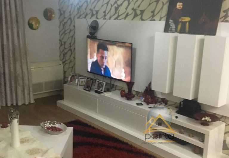 Jepet me qira apartament 3+1