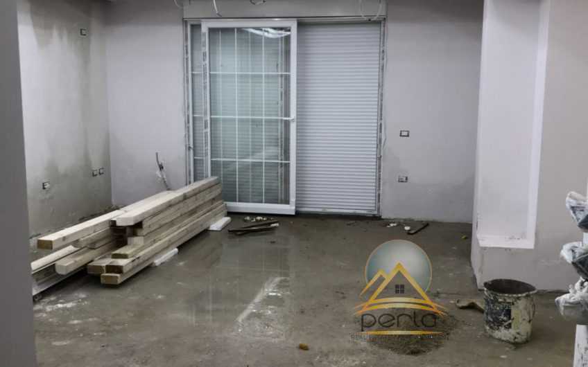 Shitet Apartament 2+1 tek Liqeni i Thate