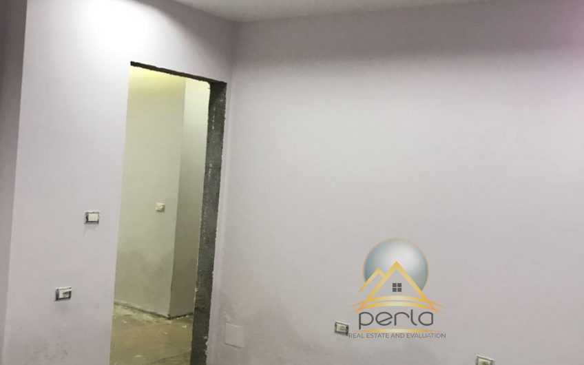 Shitet Apartament 2+1 tek Liqeni i Thate