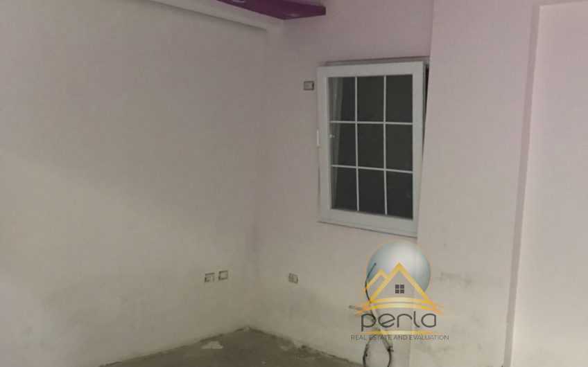 Shitet Apartament 2+1 tek Liqeni i Thate