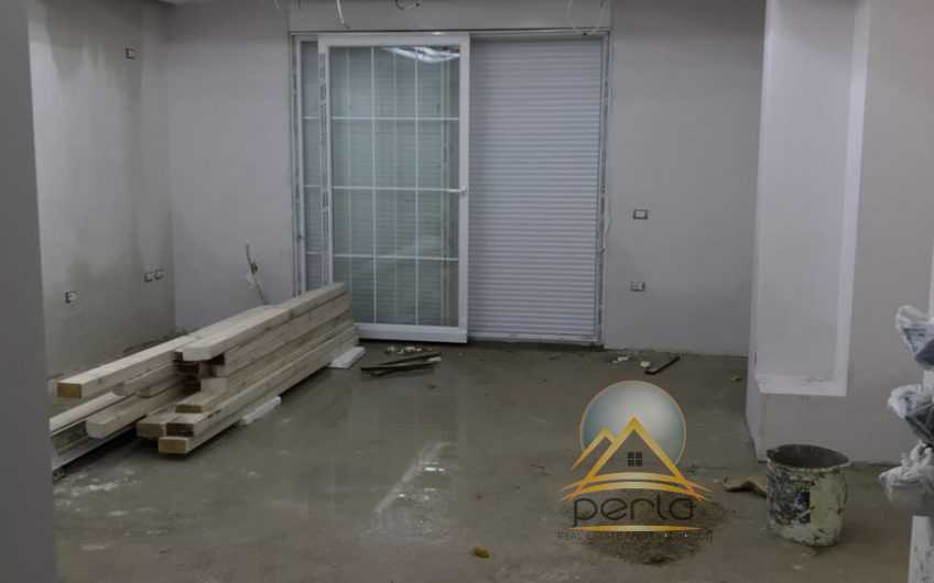 Shitet Apartament 2+1 tek Liqeni i Thate