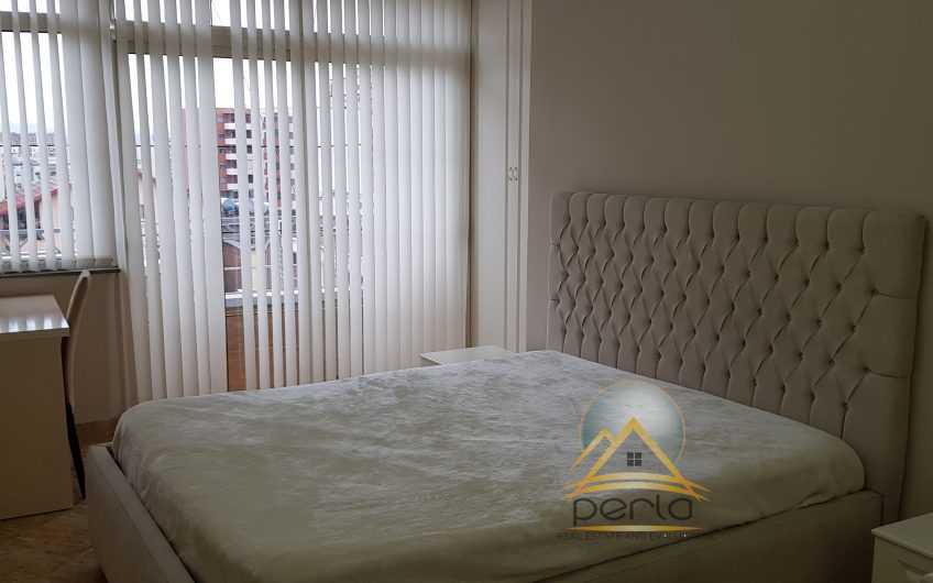 Jepet me qira apartament 2+1 ne qender, fillimi i rr. Kavajes