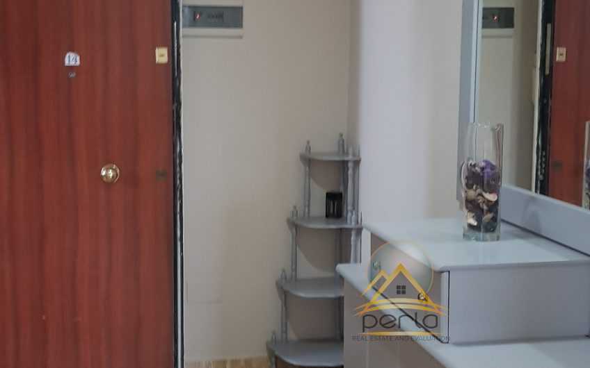 Jepet me qira apartament 2+1 ne qender, fillimi i rr. Kavajes