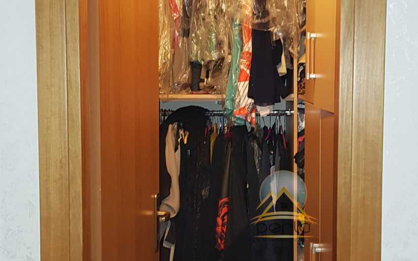 Shitet apartament 3+1, Zogu i Zi