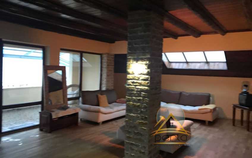 Shitet apartament1+1, ne breg te liqenit, Pogradec