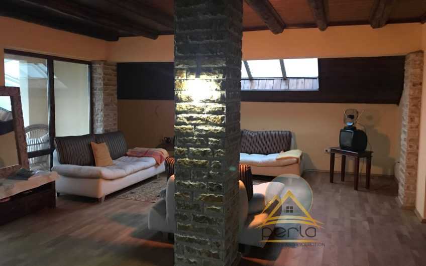 Shitet apartament1+1, ne breg te liqenit, Pogradec