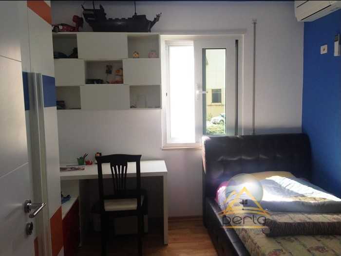 Jepet me qira super apartament 3+1, prane Kopshtit Zoologjik