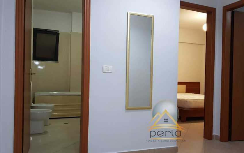 Jepet me qira apartament 2+1, prane Kristal Center
