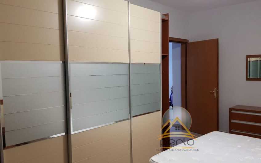Jepet me qira apartament 2+1, prane Kristal Center