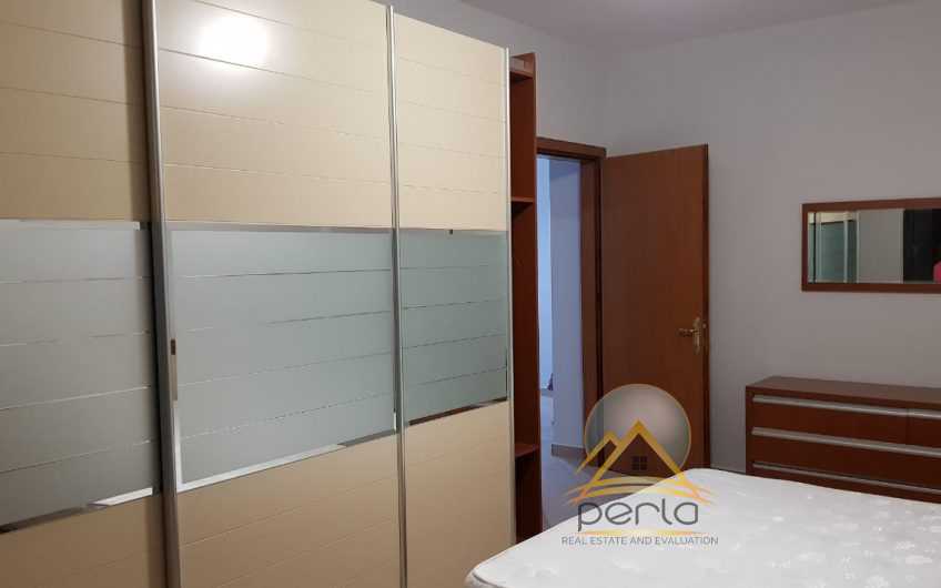 Jepet me qira apartament 2+1, prane Kristal Center