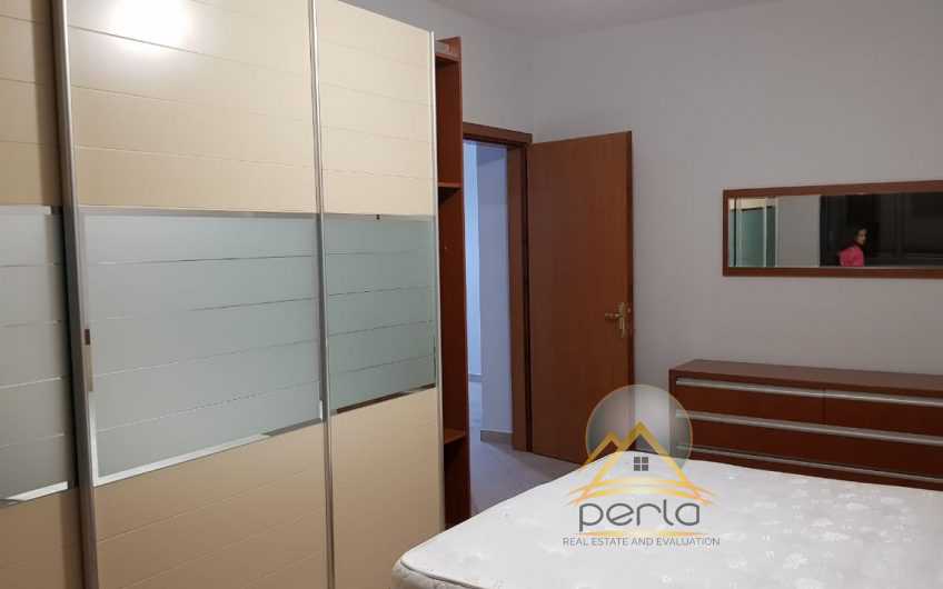 Jepet me qira apartament 2+1, prane Kristal Center