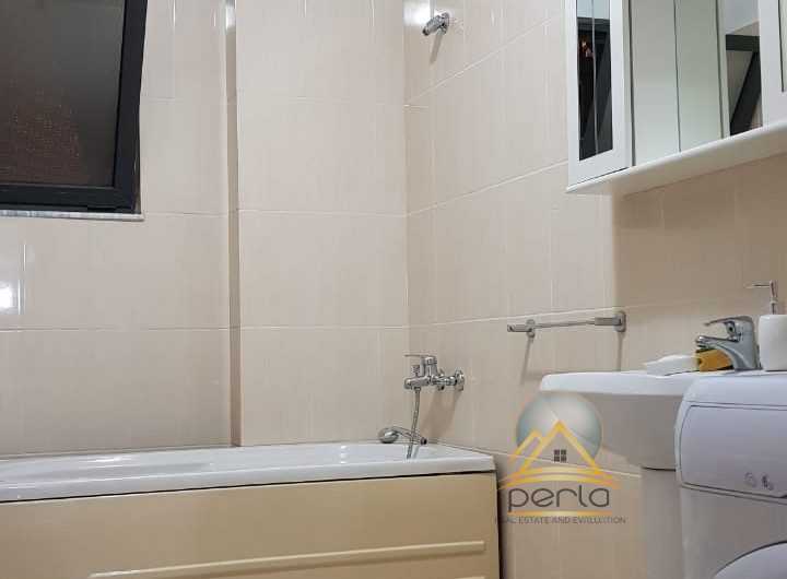 Jepet me qira apartament 2+1, prane Kristal Center