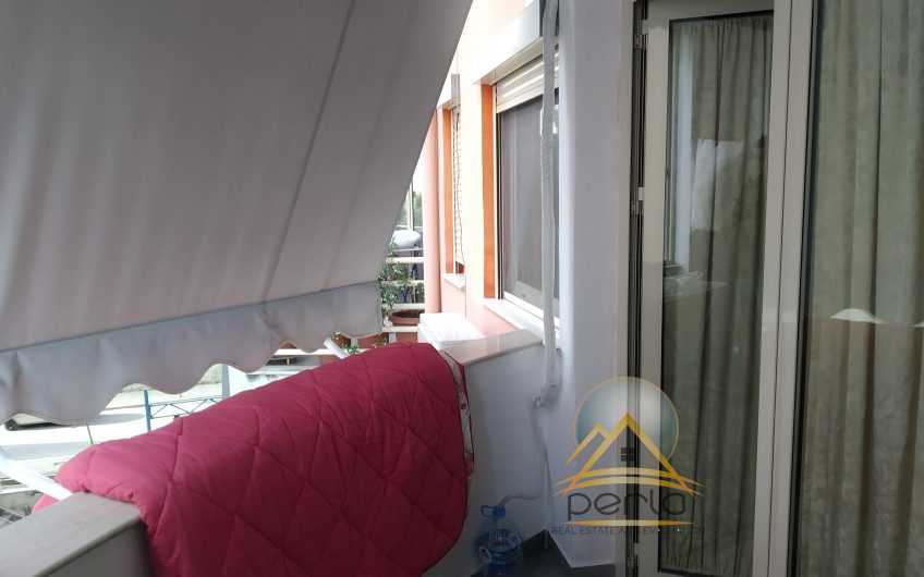 Shitet Apartament I mobiluar 1+1 ne Fresk