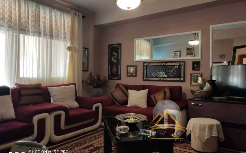 Shitet apartament 3+1, prane Tregut Elektrik
