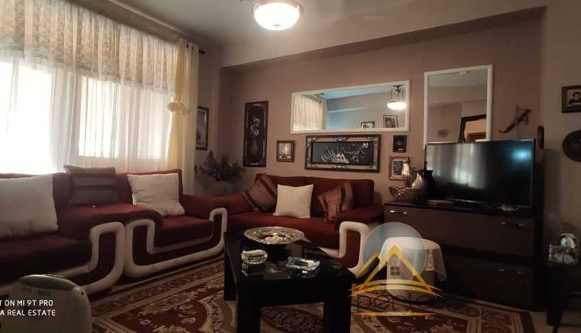 Shitet apartament 3+1, prane Tregut Elektrik
