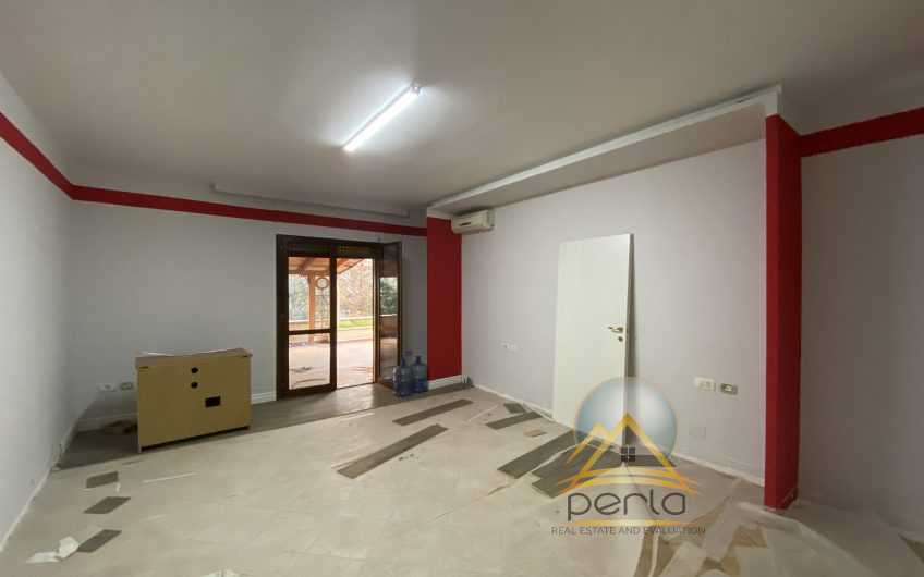 Jepet apartament 3+1 me qira tek Komuna Parisit