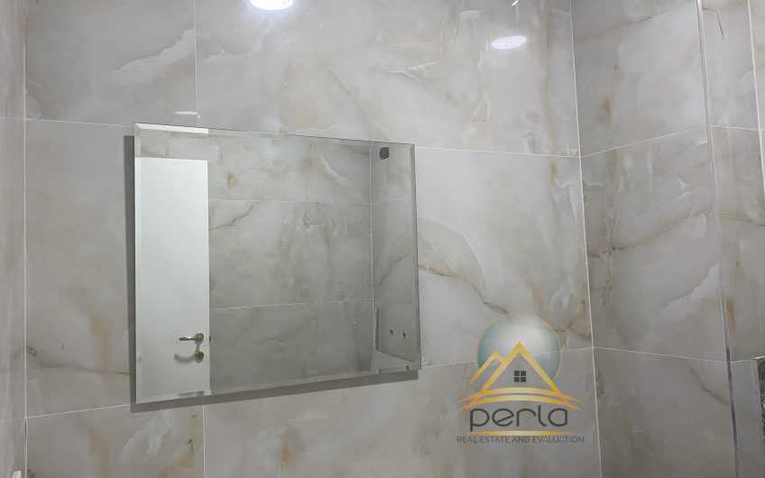 Shitet apartament 3+1 tek Lulishtja tek Komuna Parisit