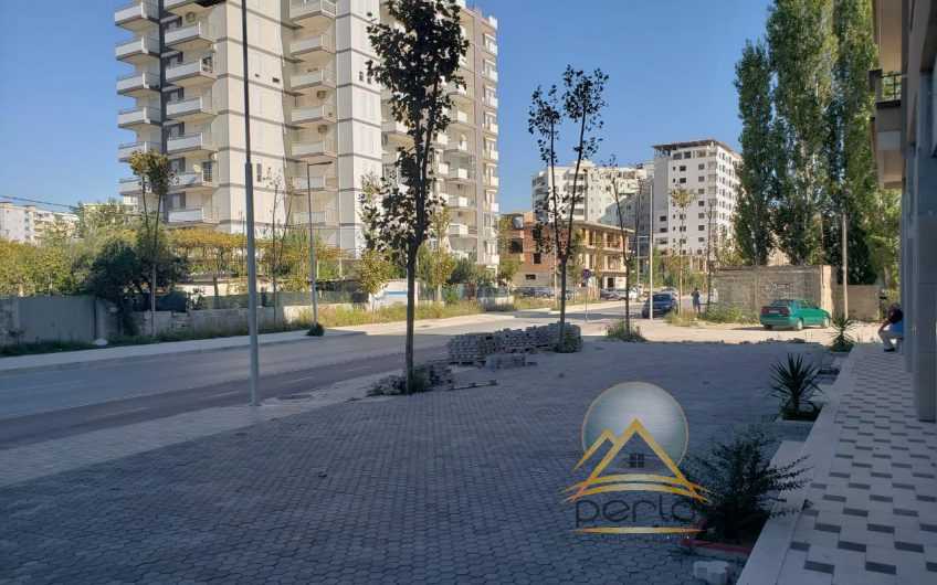 Jepet me qira dyqan, Vlore