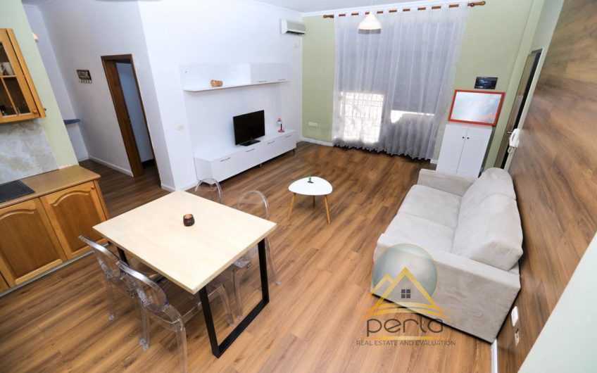 Super apartament me qira ditore