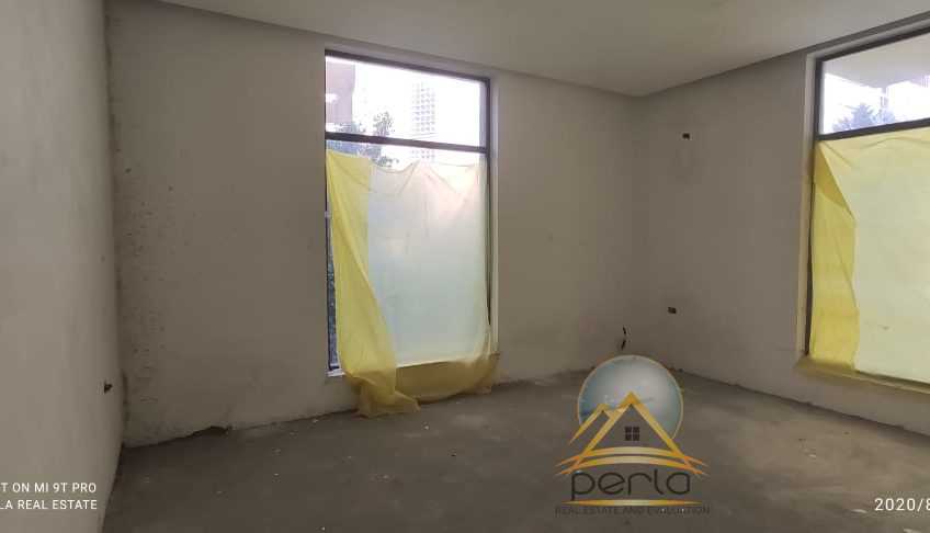 Shitet apartament 2+1, Liqeni Thate