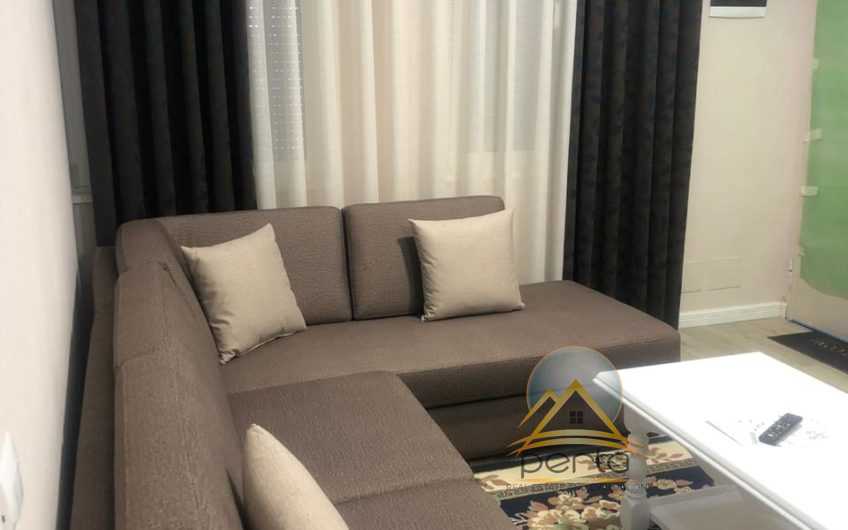 JEPET ME QIRA SHTEPI PRIVATE 2+1+ 1 PARKIM, SHKOZE