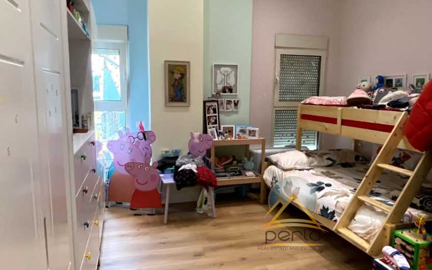 SHITET APARTAMENTI 2+1 PRANE KOPSHTIT ZOOLIGJIK
