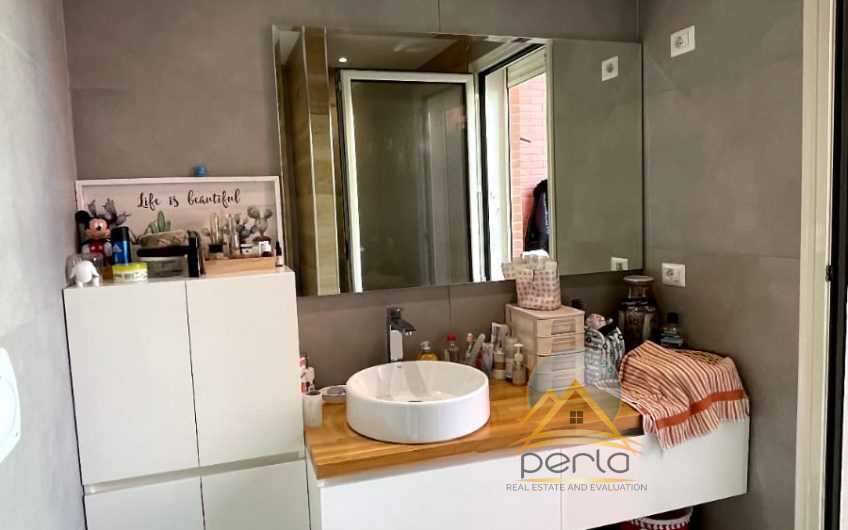 SHITET APARTAMENTI 2+1 PRANE KOPSHTIT ZOOLIGJIK