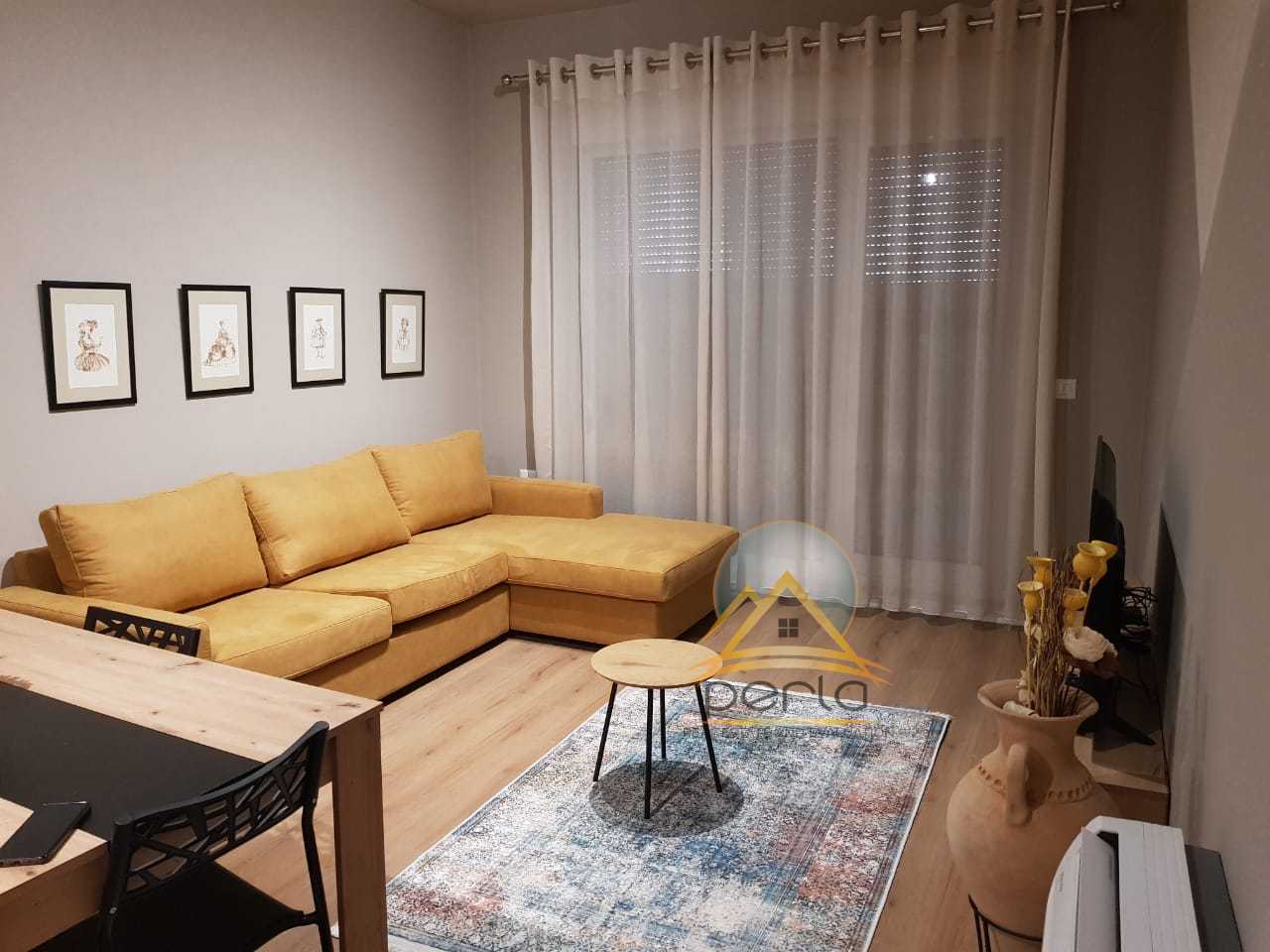 Jepet me qira apartament 2+1, kompleksi "Kontakt" prane "21 Dhjetori ...