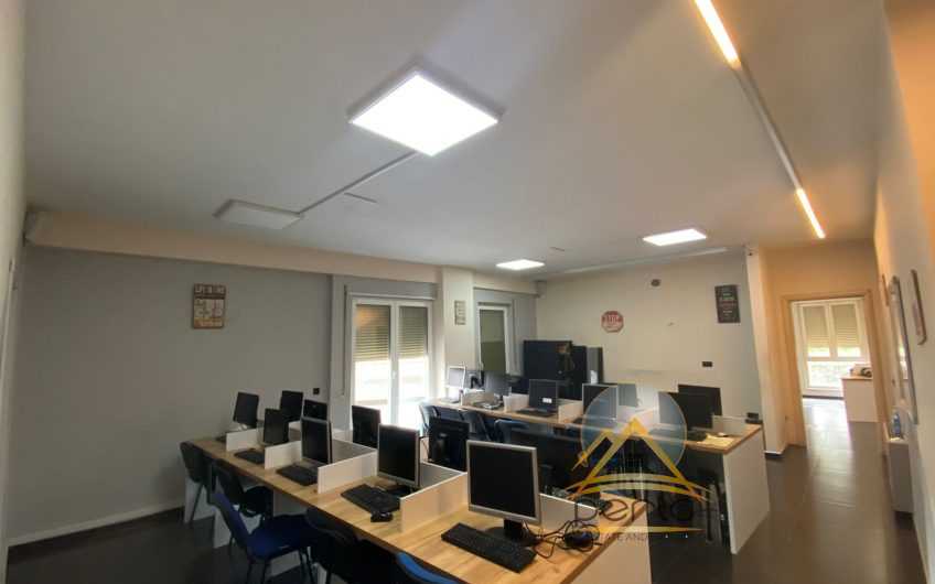 JEPET ME QERA AMBJENT KOMERCIAL+ VERAND, PRANE BLV. GJERGJ FISHTA