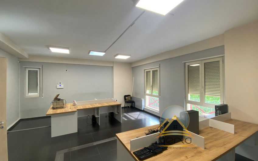 JEPET ME QERA AMBJENT KOMERCIAL+ VERAND, PRANE BLV. GJERGJ FISHTA