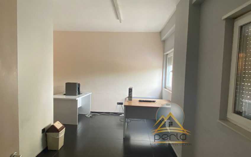 JEPET ME QERA AMBJENT KOMERCIAL+ VERAND, PRANE BLV. GJERGJ FISHTA