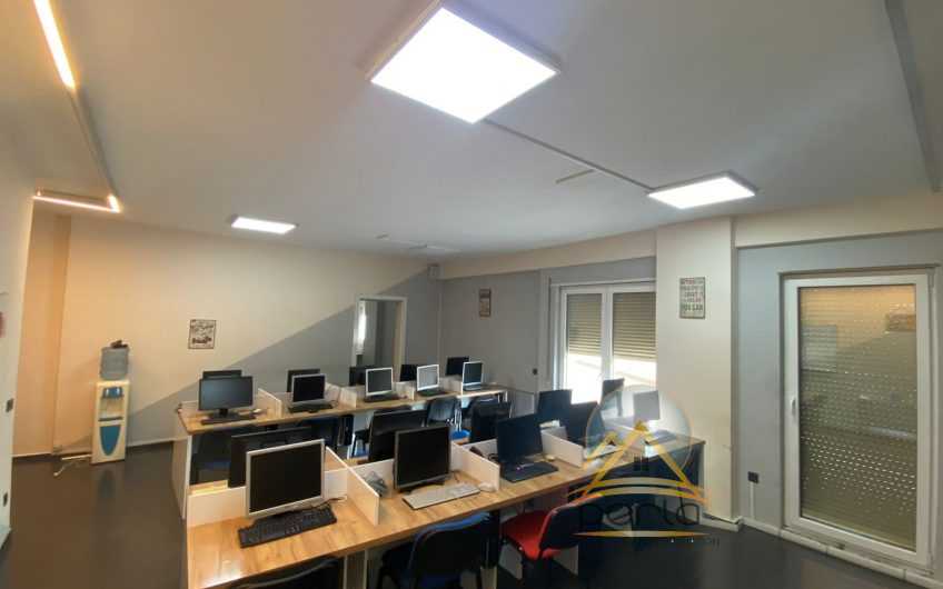 JEPET ME QERA AMBJENT KOMERCIAL+ VERAND, PRANE BLV. GJERGJ FISHTA