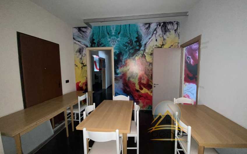 JEPET ME QERA AMBJENT KOMERCIAL+ VERAND, PRANE BLV. GJERGJ FISHTA