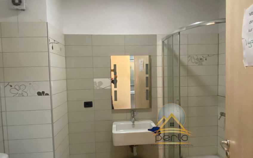 JEPET ME QERA AMBJENT KOMERCIAL+ VERAND, PRANE BLV. GJERGJ FISHTA