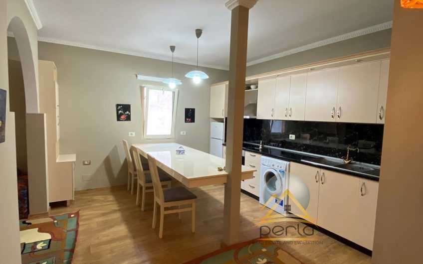 Jepet me qira apartament 1+1, tek Kopshti Zoologjik
