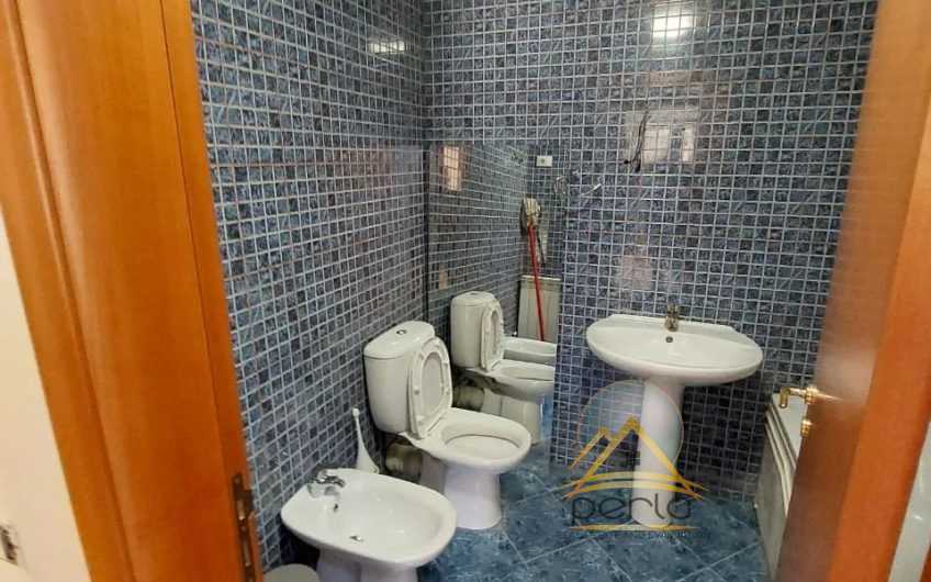 Ambient zyre me qira tek Ish kinema 17 Nentori