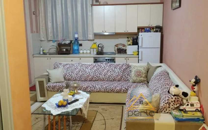 Shitet apartament 1+1 ne rrugen Jordan Misja