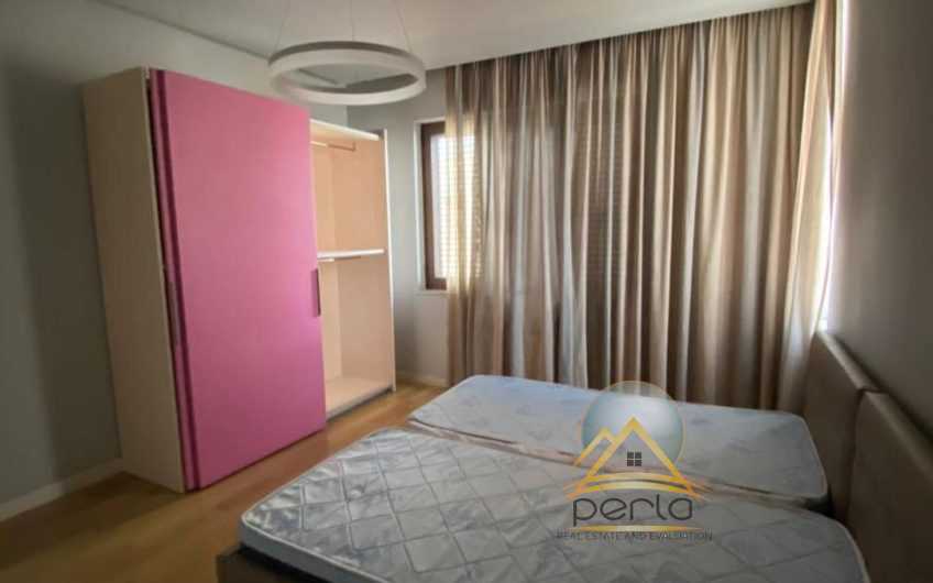Jepet me qira apartament 2+1+2 tualete +1 verande tek Liqeni