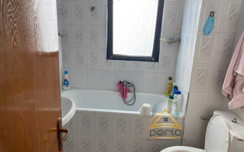 Shitet apartament 2+1+2 tek Zogu i Zi