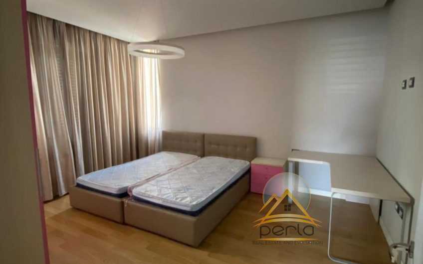 Jepet me qira apartament 2+1+2 tualete +1 verande tek Liqeni