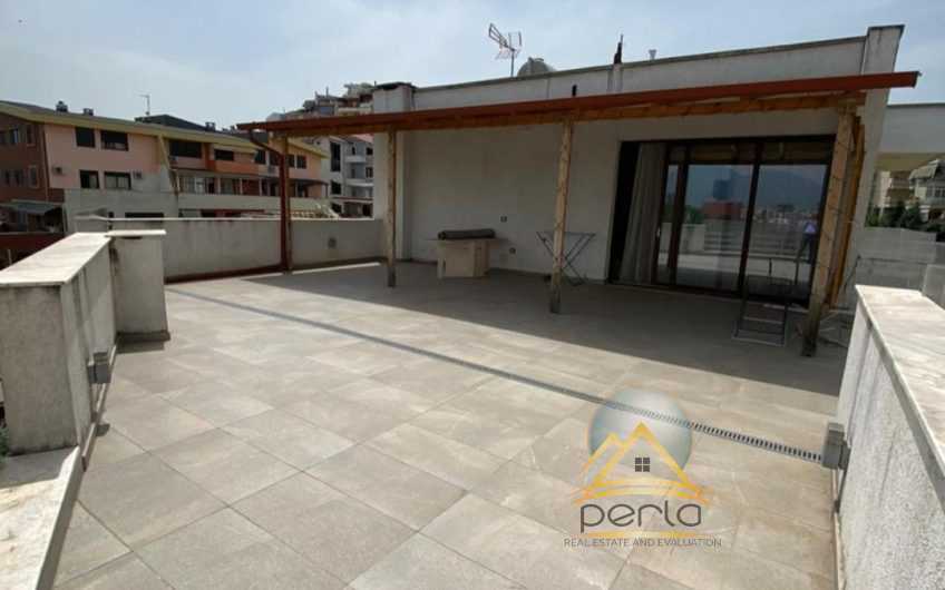 Jepet me qira apartament 2+1+2 tualete +1 verande tek Liqeni