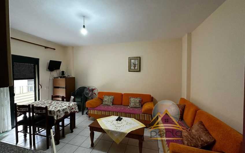 Shitet apartament 1+1 ne Durres