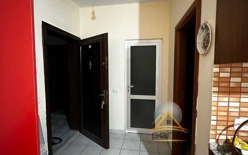 Shitet apartament 1+1 ne Durres