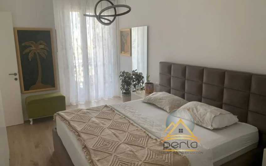 Shitet apartament 2+1 prane Maternitetit te Ri, ne Blv. “Bajram Curri”