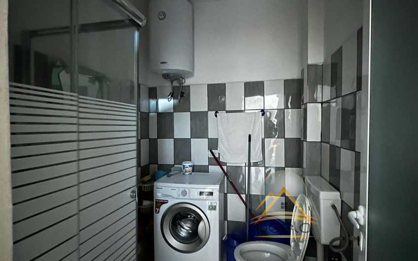 Shitet apartament 1+1 ne Durres