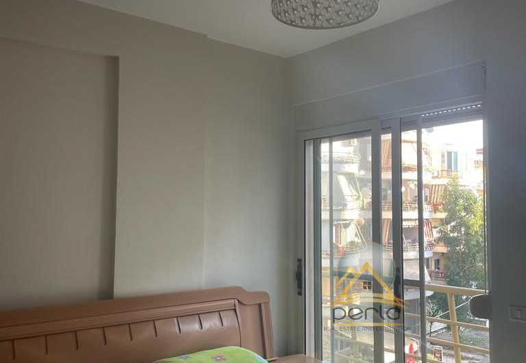 Shitet apartament 1+1 te shkembi i Kavajes