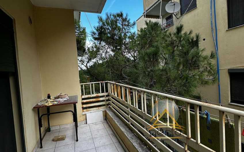 Shitet apartament 1+1 ne Durres
